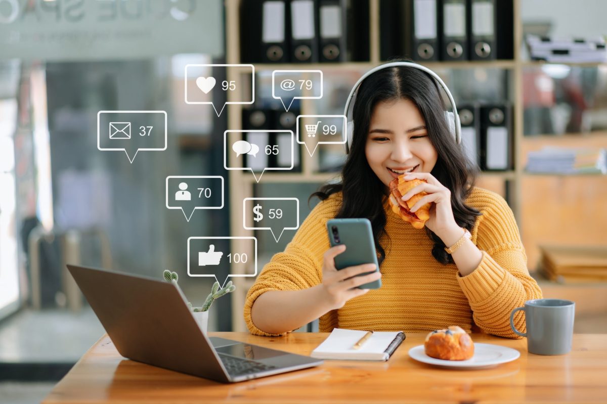 Strategic Advantage of Outsourcing Social Media Management Strategic Advantage of Outsourcing Social Media Management