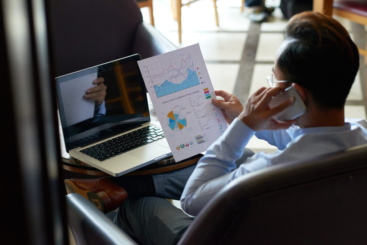 Working with financial document Choosing Social Media Analytics Platforms: Key Factors