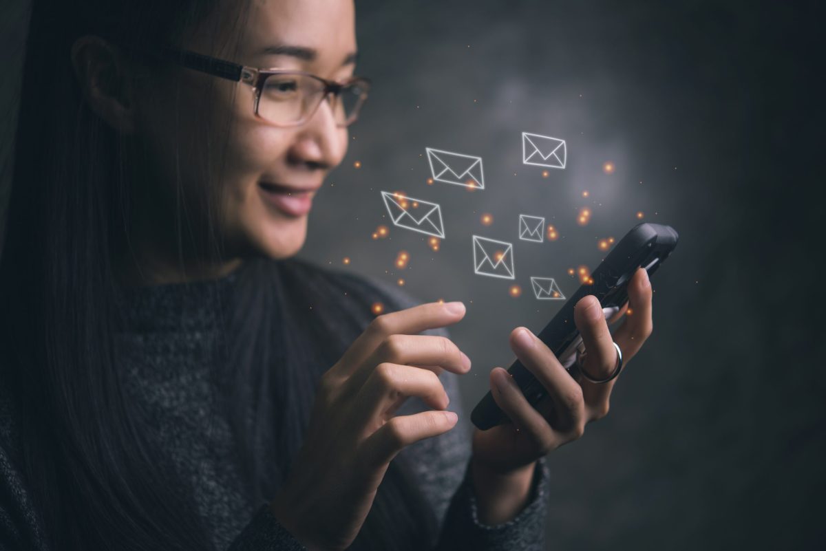 SMS Marketing in Retail: Drive Sales & Engagement SMS Marketing in Retail: Drive Sales & Engagement
